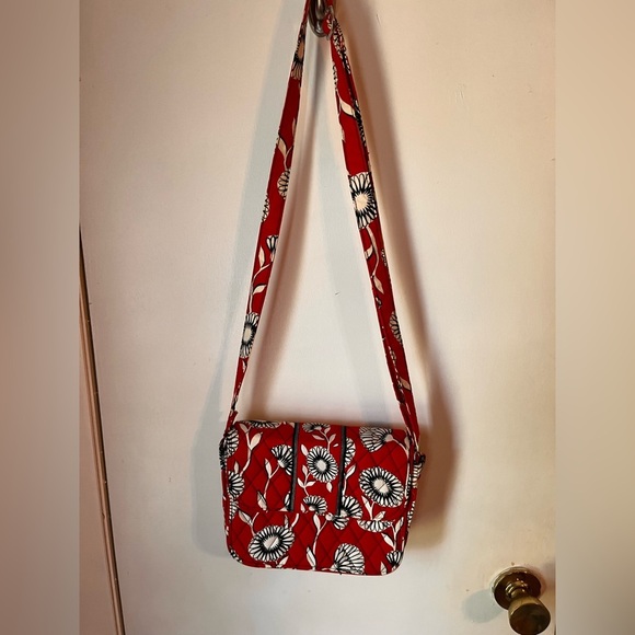 Floral Red Crossbody Bag - Picture 1 of 2